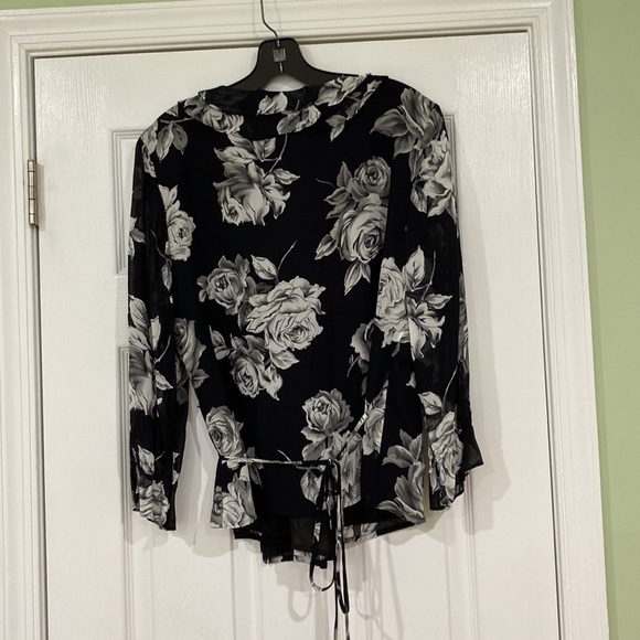 Jones New York wrap floral top size Large - Picture 1 of 6
